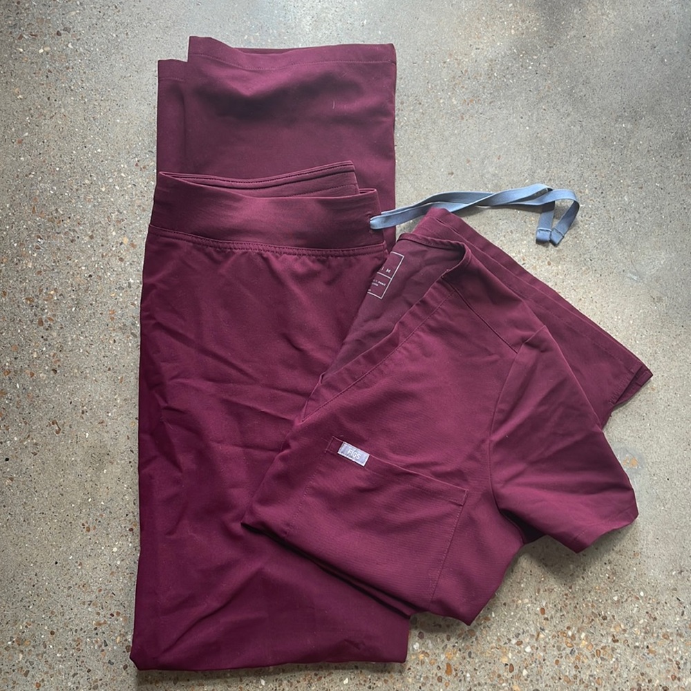 FIGS Livingston Scrub Pants & Catarina Top